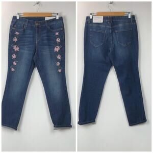 Christopher & Banks 6 Short NWT Womens Embroidered Modern Fit Tapered Leg Jeans